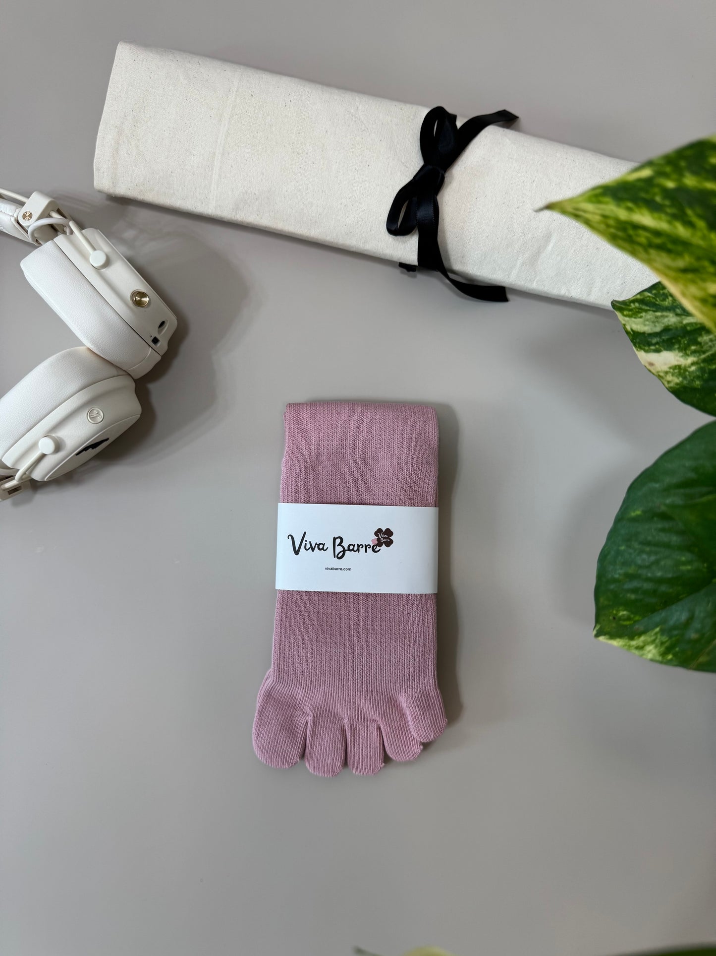 Viva Barre Split-Toe Mid-Calf Yoga Grip Socks, One Size (US 6-11)