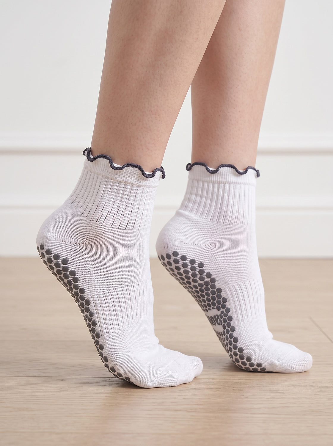 Black & White Lace Pilates Grip Socks | VIVABARRE