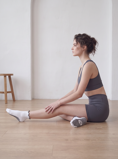 Black & White Lace Pilates Grip Socks | VIVABARRE