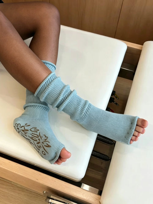 Viva Slouchy Split-Toe Grip Socks