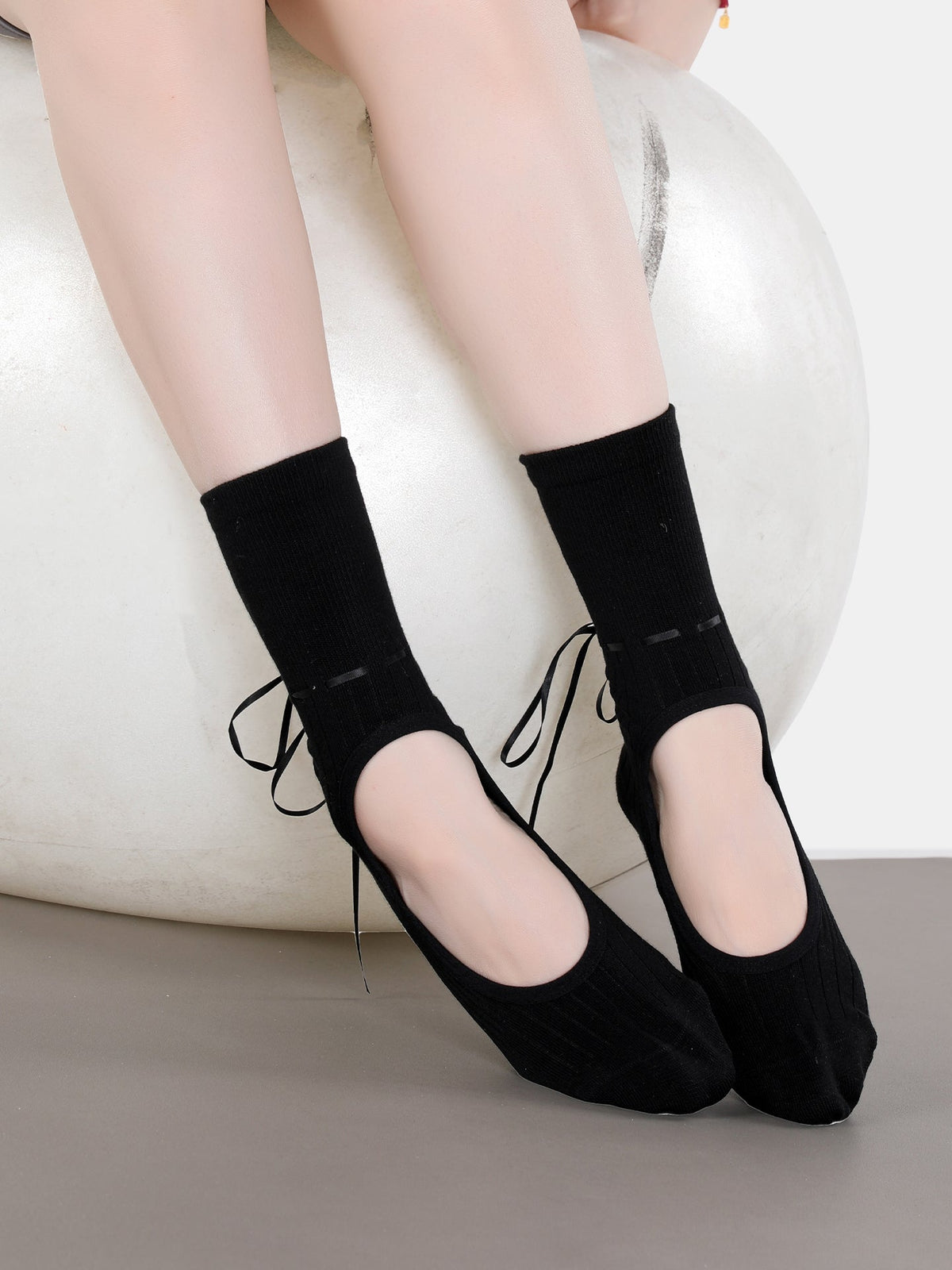 Viva Barre full toe Pilates socks for covered studio movement
